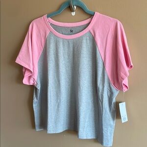 NWT, Short Sleeved Cropped Raglan Tee, Size 3X, Color Grey with Pink Sleeves